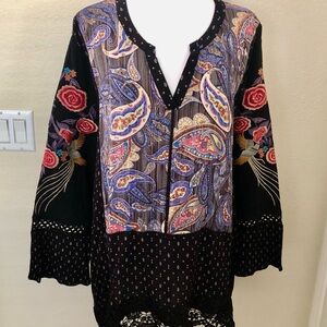 Floral Paisley Women's Tunic Top W/Lace